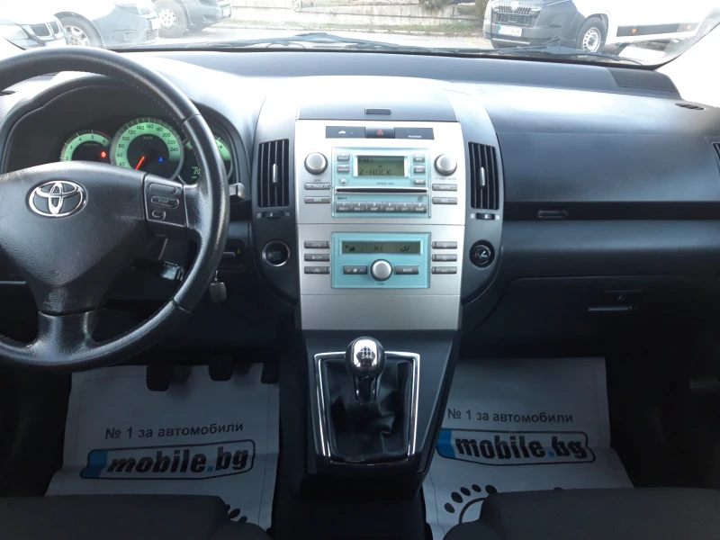 Toyota Corolla verso 2.2D4D* 136ps* 6ск. * ОТЛИЧНА* , снимка 8 - Автомобили и джипове - 49406847