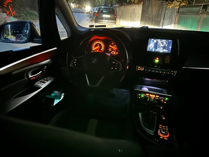 BMW 2 Active Tourer 1.8 d Sport, снимка 16 - Автомобили и джипове - 50955390