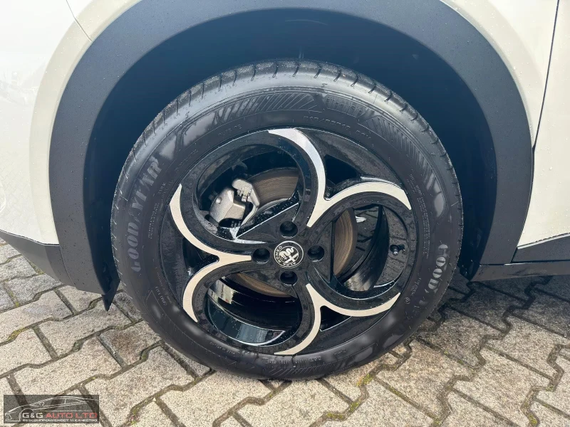 Alfa Romeo Junior 1.2MHEV/136HP/SPECIALE/MASSAGE/MEMO/CAM/LED/556g, снимка 13 - Автомобили и джипове - 52323359