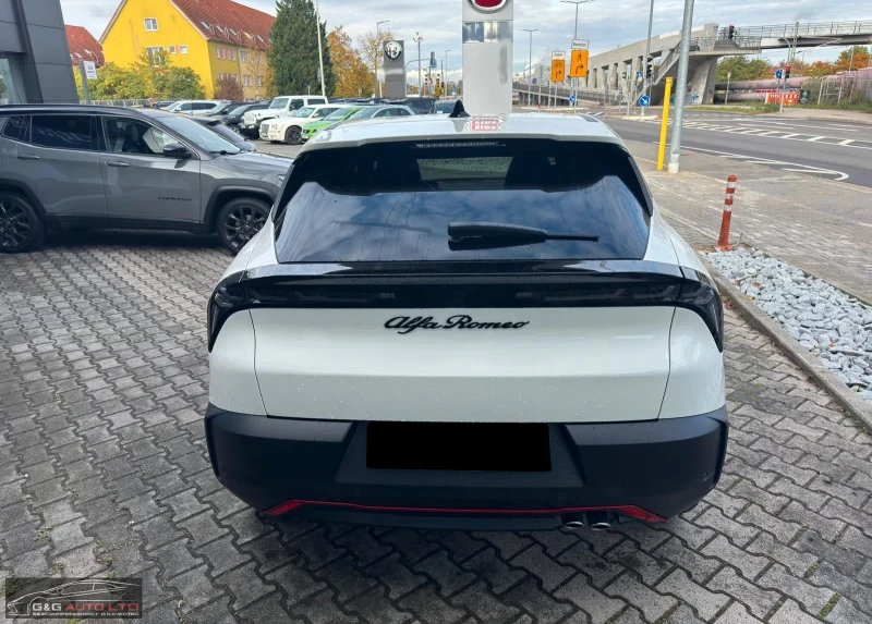 Alfa Romeo Junior 1.2MHEV/136HP/SPECIALE/MASSAGE/MEMO/CAM/LED/556g, снимка 4 - Автомобили и джипове - 52323359