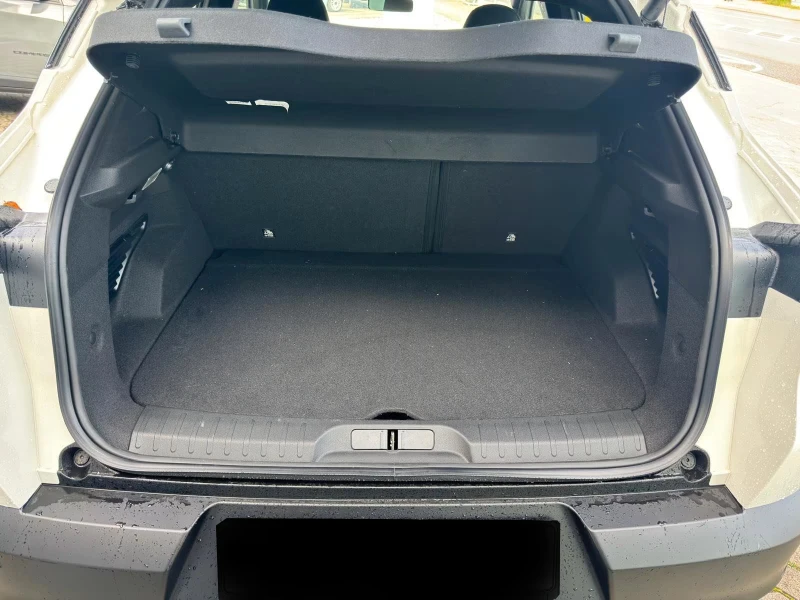 Alfa Romeo Junior 1.2MHEV/136HP/SPECIALE/MASSAGE/MEMO/CAM/LED/556g, снимка 12 - Автомобили и джипове - 52323359