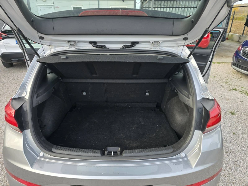 Hyundai I30 1.6 CRDi , снимка 17 - Автомобили и джипове - 52351929