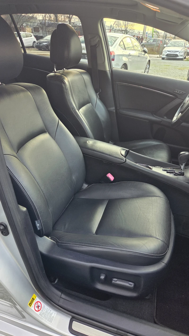 Toyota Avensis 2.0 152кс, снимка 15 - Автомобили и джипове - 52829701