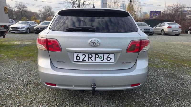 Toyota Avensis 2.0 152кс, снимка 4 - Автомобили и джипове - 52829701