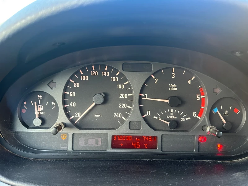 BMW 320 320d, снимка 9 - Автомобили и джипове - 52842078