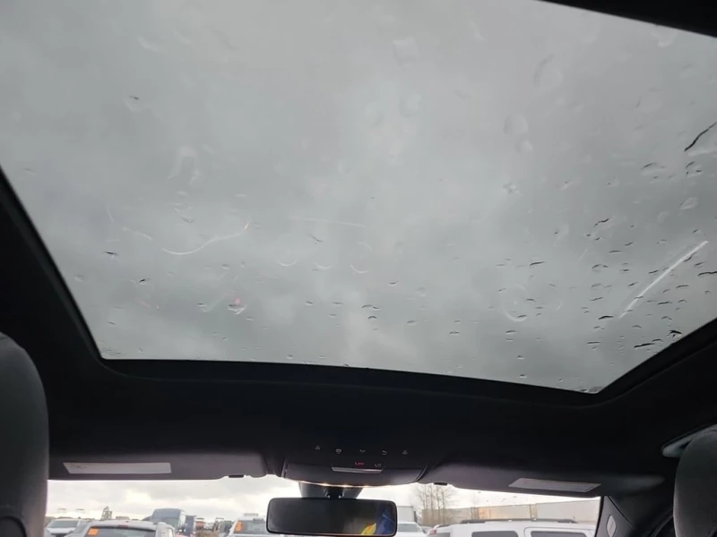 Mercedes-Benz C 300 * CARFAX * БЕЗ ПЪРВОНАЧАЛНА ВНОСКА, снимка 12 - Автомобили и джипове - 53021899