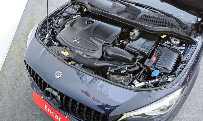 Mercedes-Benz CLA 220, снимка 6 - Автомобили и джипове - 53235537