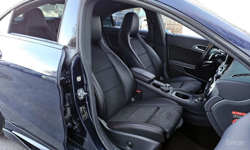 Mercedes-Benz CLA 220, снимка 10 - Автомобили и джипове - 53235537