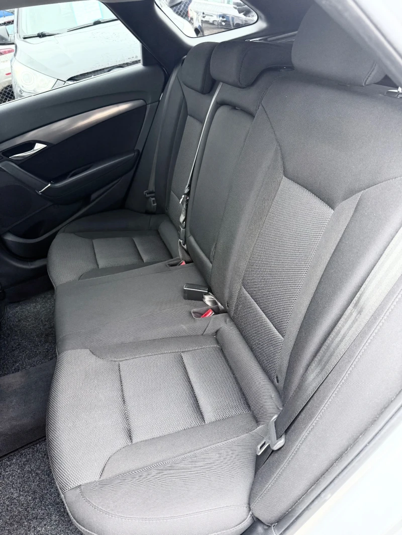 Hyundai I40 2.0i 177коня Автомат Швейцария, снимка 13 - Автомобили и джипове - 53247715