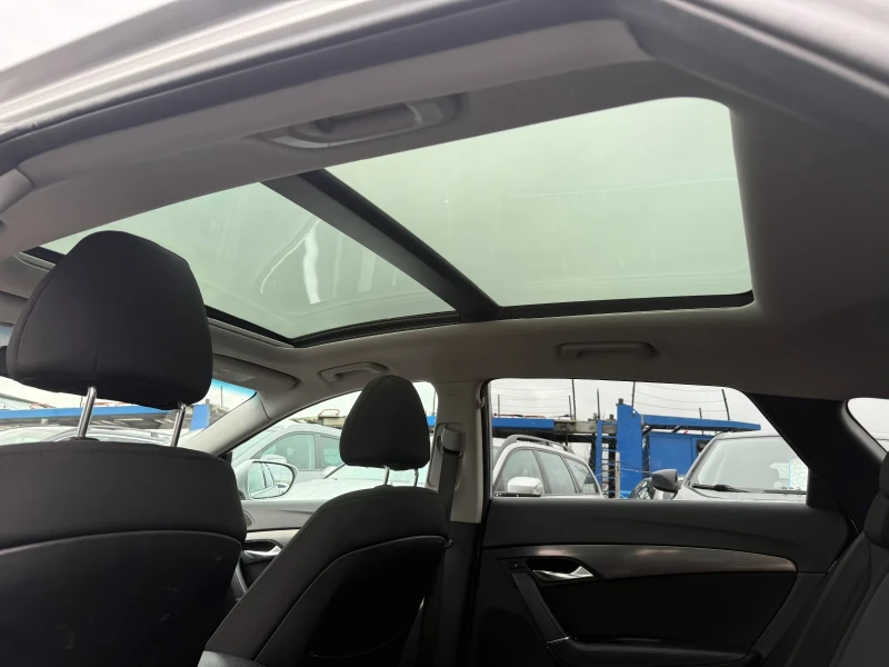 Hyundai I40 2.0i 177коня Автомат Швейцария, снимка 15 - Автомобили и джипове - 53247715