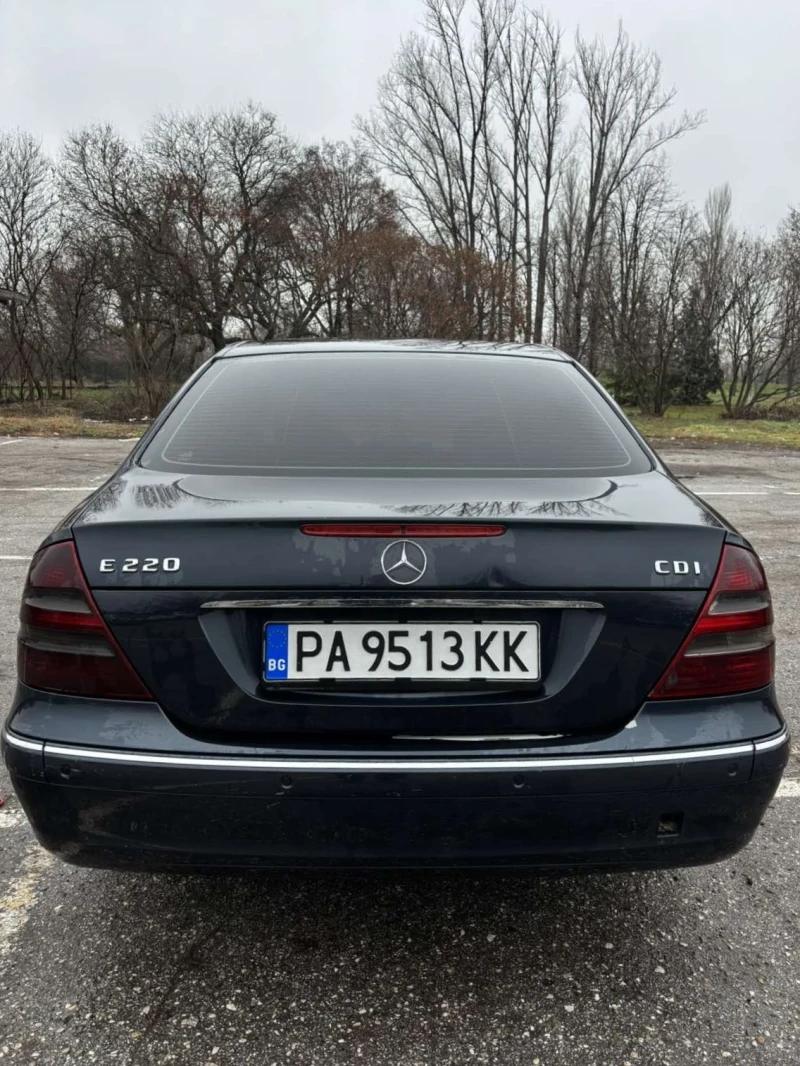 Mercedes-Benz E 220, снимка 2 - Автомобили и джипове - 53294986