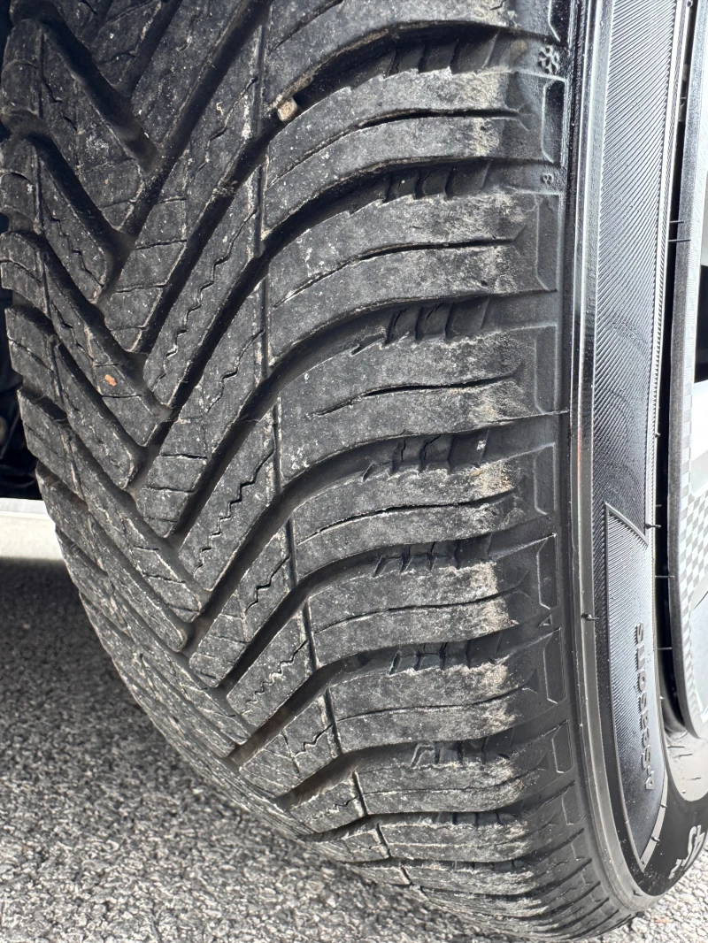 Dacia Lodgy 1.5 DCI EURO 6 НОВ ВНОС, снимка 16 - Автомобили и джипове - 53332692