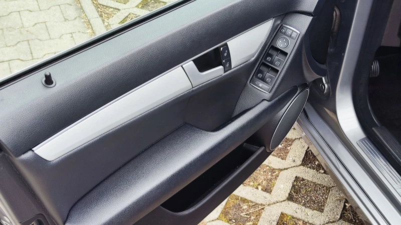 Mercedes-Benz C 200 2.2 CDI/136 кс. Blue efficiency , снимка 14 - Автомобили и джипове - 53475913