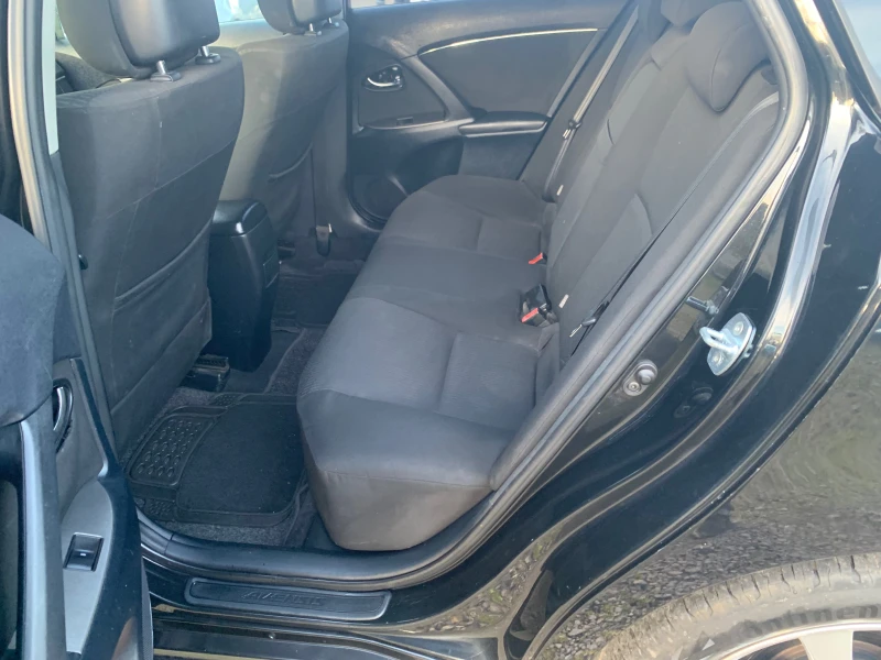 Toyota Avensis 2.0d4d, снимка 12 - Автомобили и джипове - 53541342