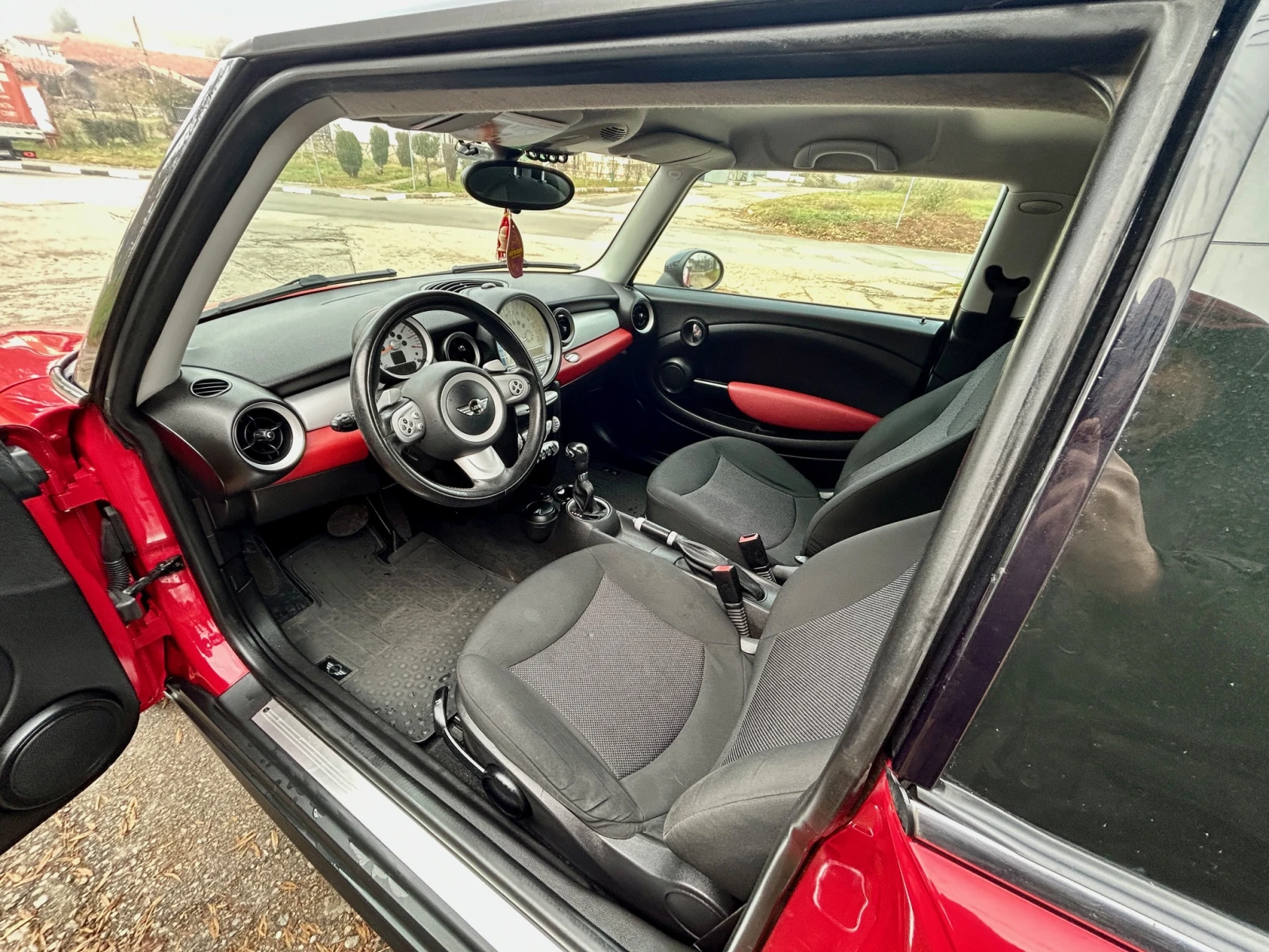 Mini Cooper 1.6i-Автоматик  - изображение 9