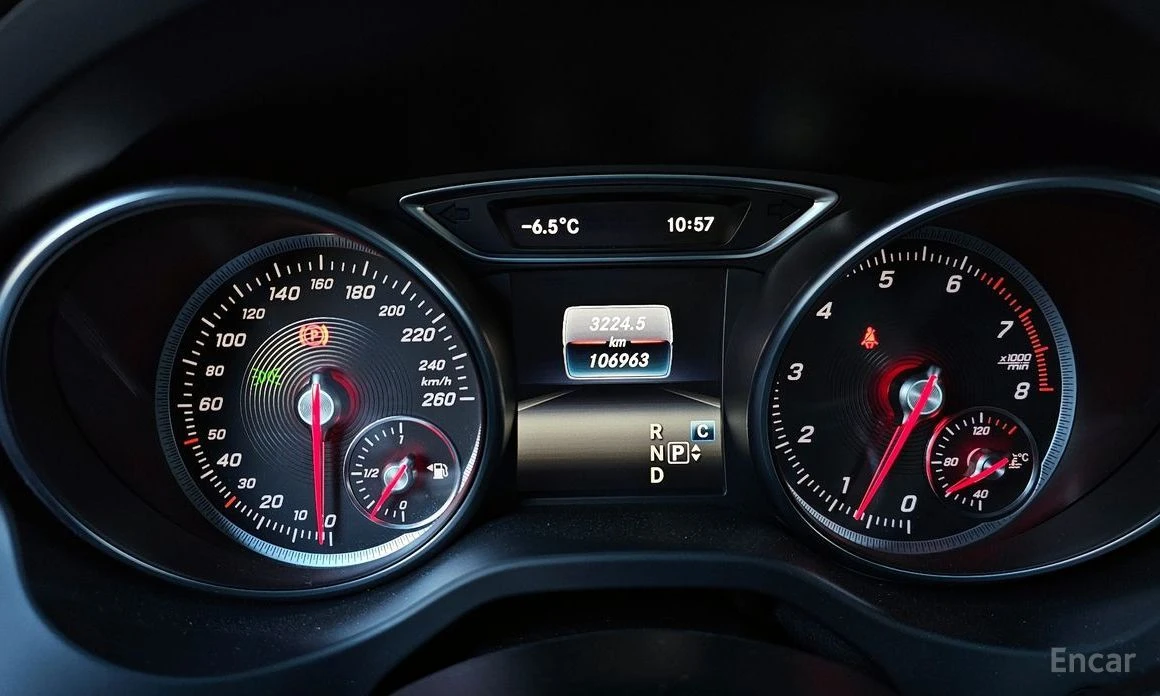 Mercedes-Benz CLA 220  - изображение 8