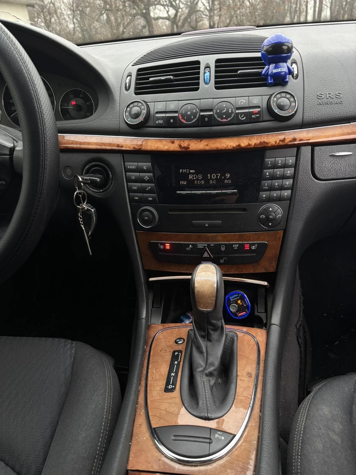 Mercedes-Benz E 220  - изображение 8