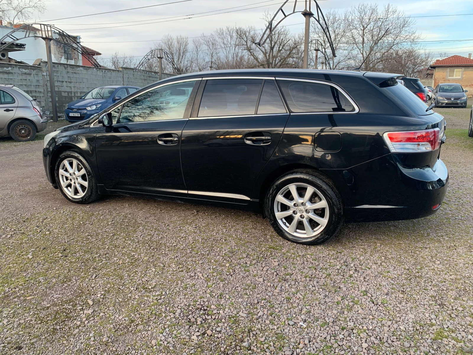 Toyota Avensis 2.0d4d - изображение 4