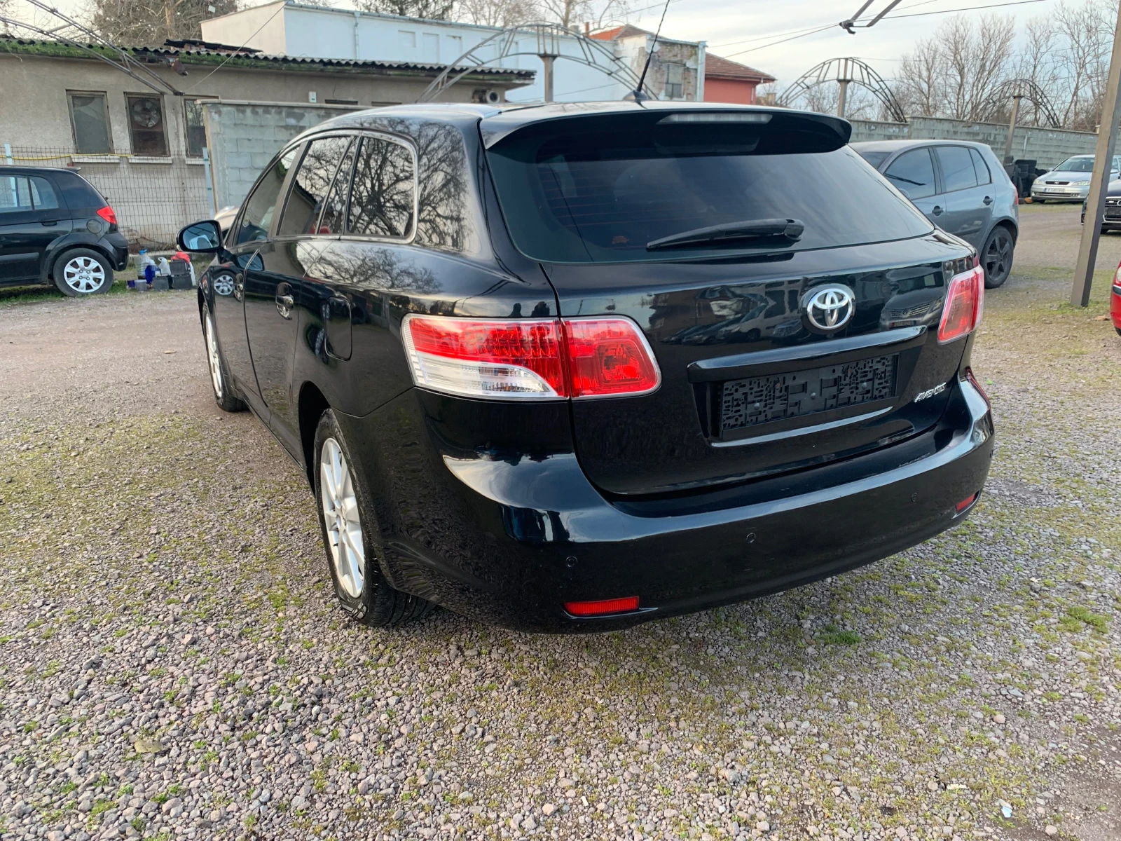 Toyota Avensis 2.0d4d - изображение 5