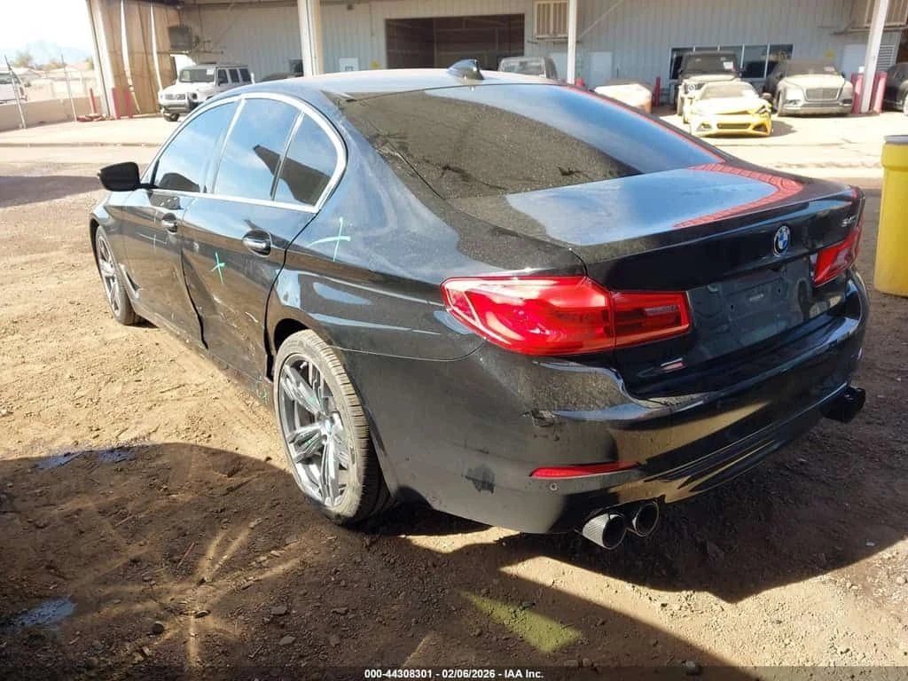 BMW 540 /CARFAX/B58/Кожа/Подгрев/Панорама/Клип, снимка 3 - Автомобили и джипове - 53737152