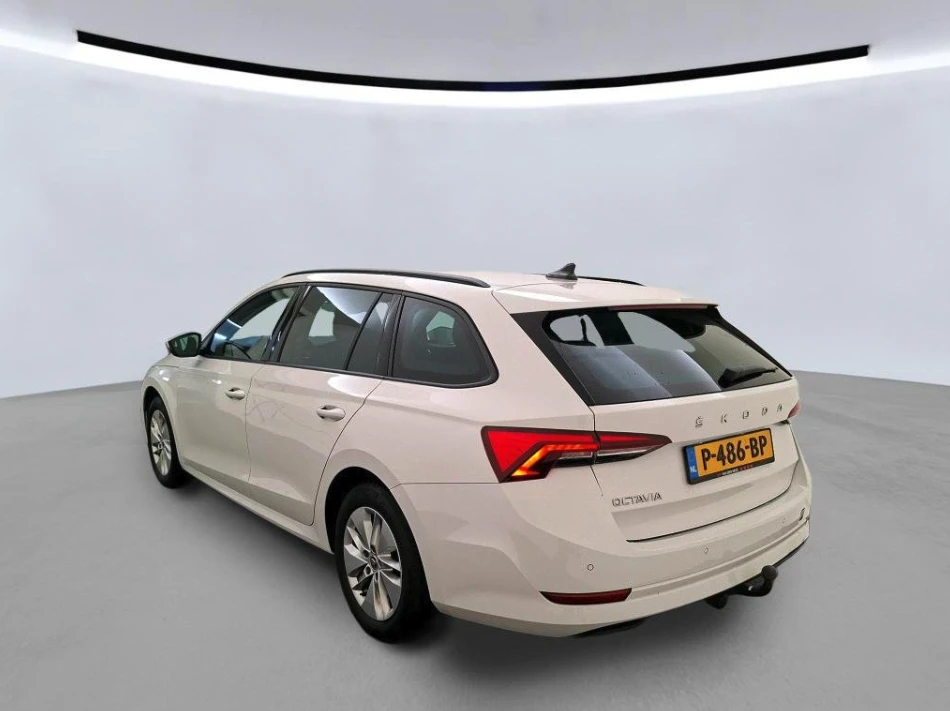 Skoda Octavia Combi 1.0 TSI Ambition, снимка 4 - Автомобили и джипове - 53770113