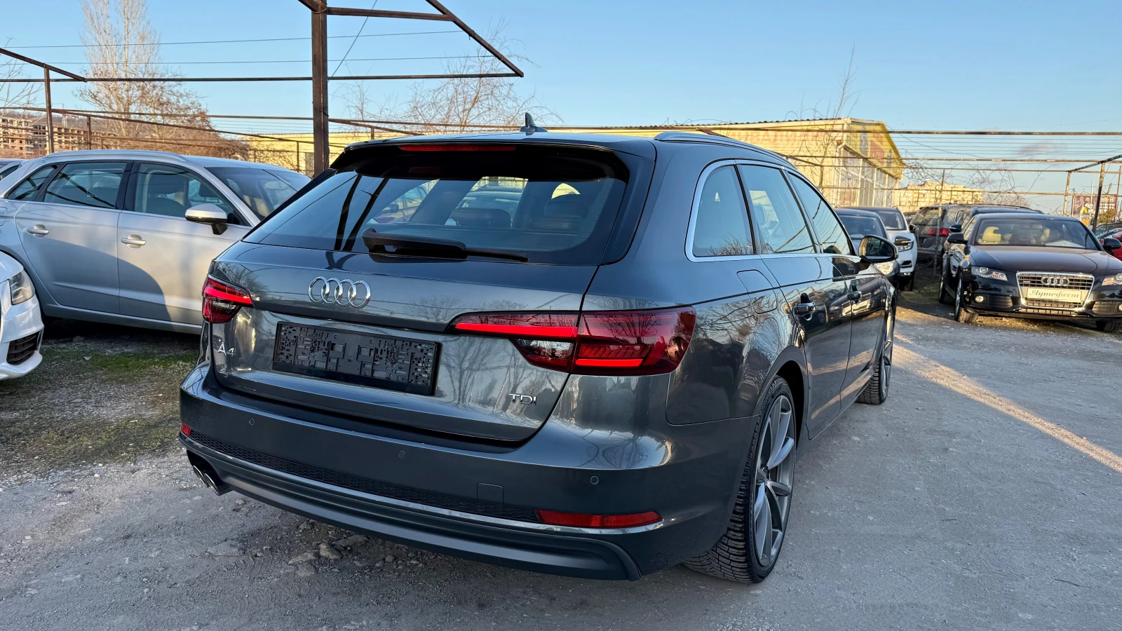Audi A4 2.0TDI STRONIC S-LINE, снимка 4 - Автомобили и джипове - 53831206