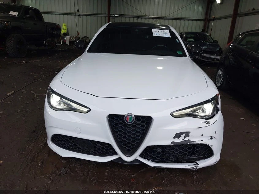 Alfa Romeo Giulia 2.0l Ti Sport Rwd, снимка 6 - Автомобили и джипове - 53863132