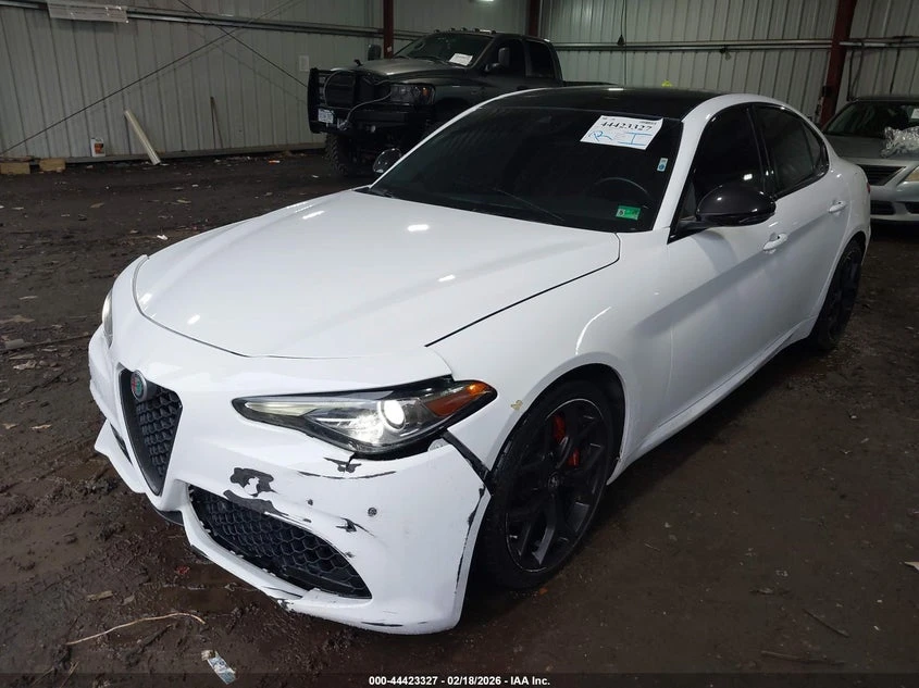 Alfa Romeo Giulia 2.0l Ti Sport Rwd, снимка 2 - Автомобили и джипове - 53863132