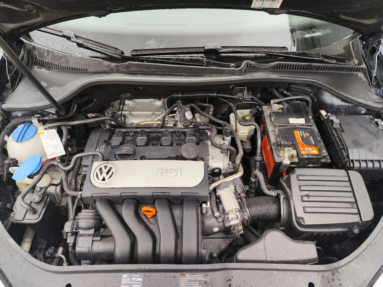 VW Jetta 2.0, снимка 4 - Автомобили и джипове - 54000465