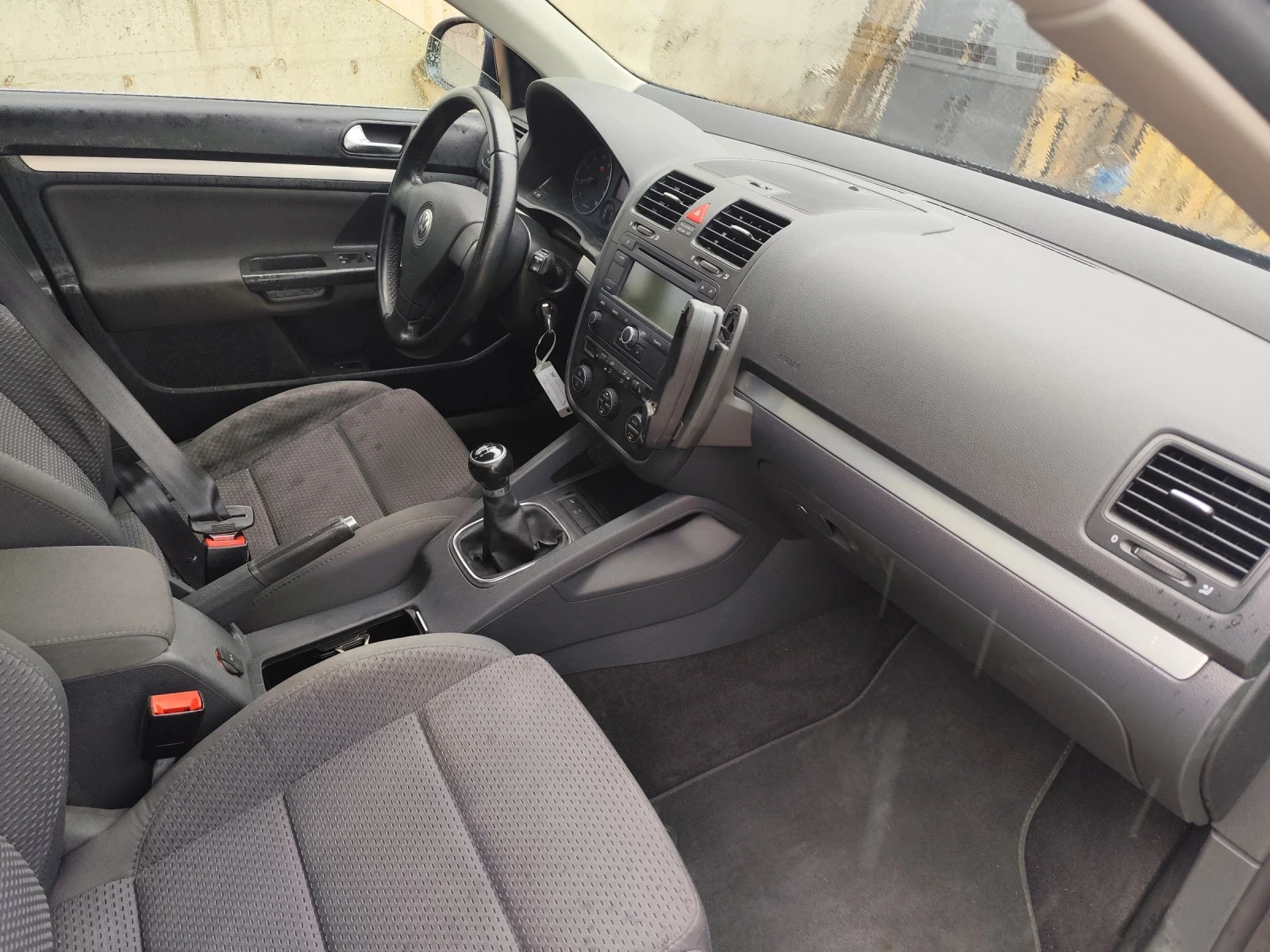 VW Jetta 2.0, снимка 10 - Автомобили и джипове - 54000465