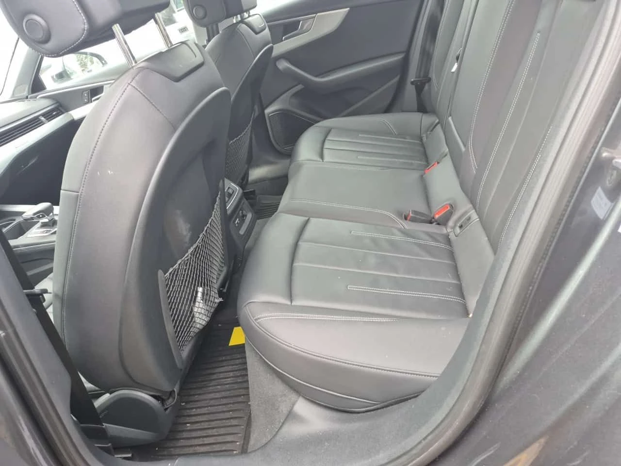 Audi A4 45TFSI S-Line * TECHNIK * CARFAX * 11k km! , снимка 9 - Автомобили и джипове - 54221945