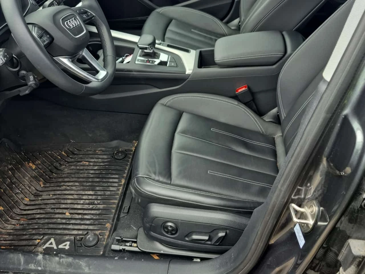 Audi A4 45TFSI S-Line * TECHNIK * CARFAX * 11k km! , снимка 8 - Автомобили и джипове - 54221945