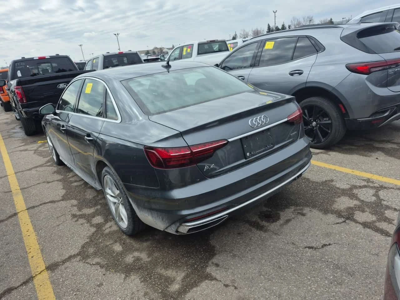 Audi A4 45TFSI S-Line * TECHNIK * CARFAX * 11k km! , снимка 4 - Автомобили и джипове - 54221945