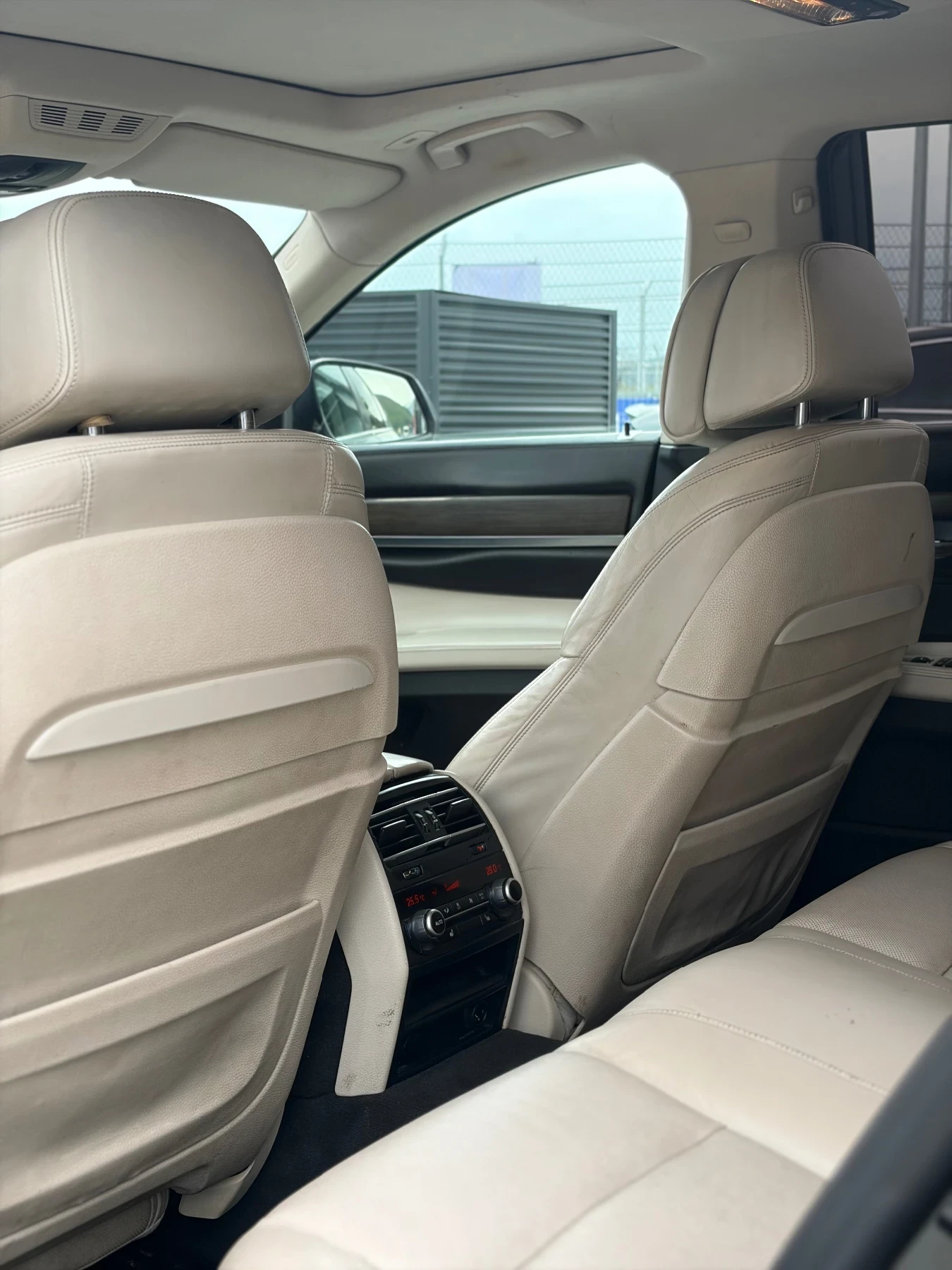 BMW 740 xDrive Facelift, снимка 6 - Автомобили и джипове - 54597330