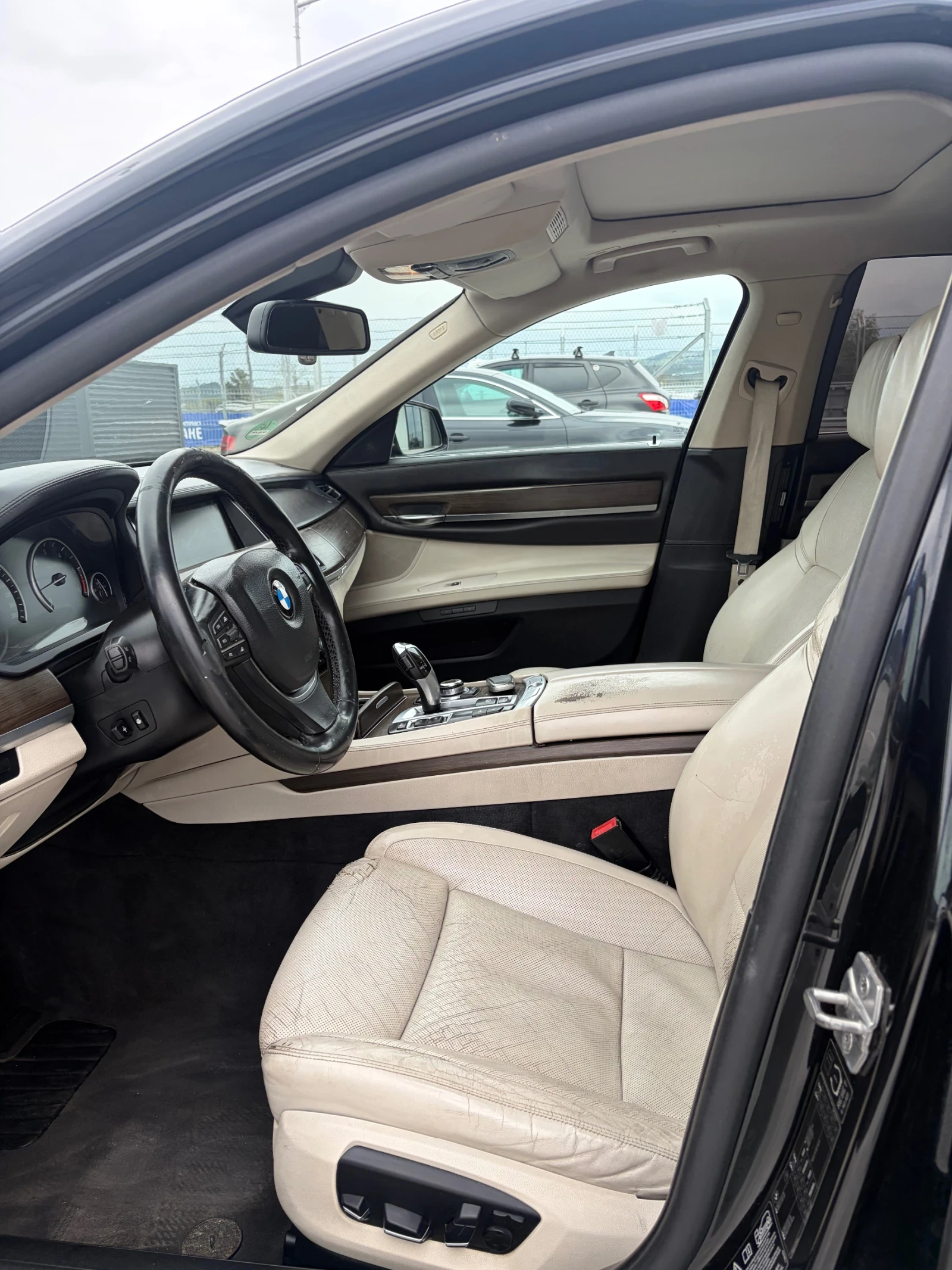 BMW 740 xDrive Facelift, снимка 5 - Автомобили и джипове - 54597330