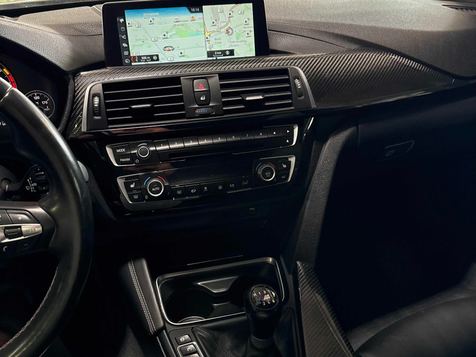BMW M4 MANUAL * ПОДГРЕВ * CARBON * HARMAN KARDON * CARFAX, снимка 8 - Автомобили и джипове - 54902124