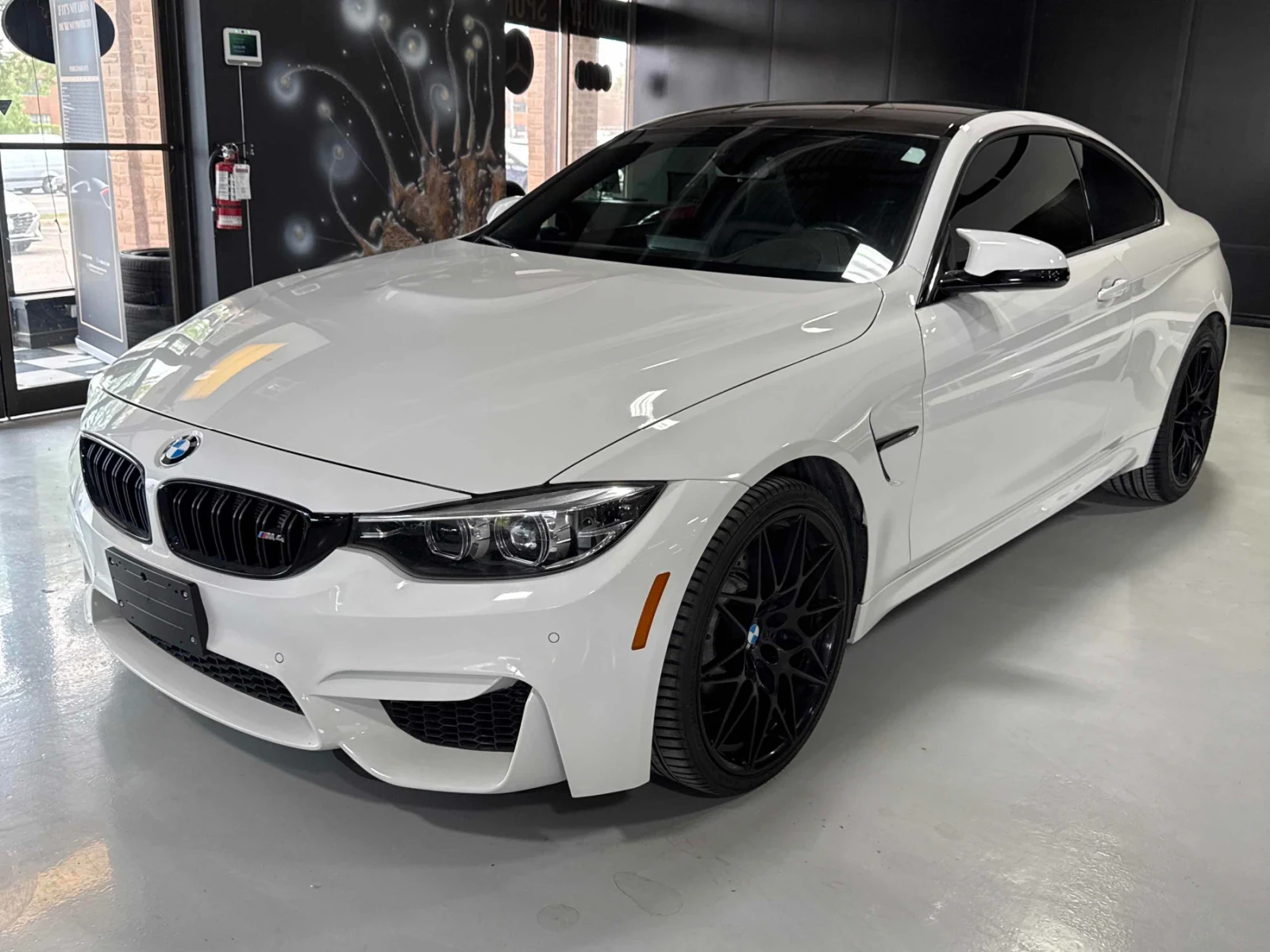 BMW M4 MANUAL * ПОДГРЕВ * CARBON * HARMAN KARDON * CARFAX, снимка 5 - Автомобили и джипове - 54902124