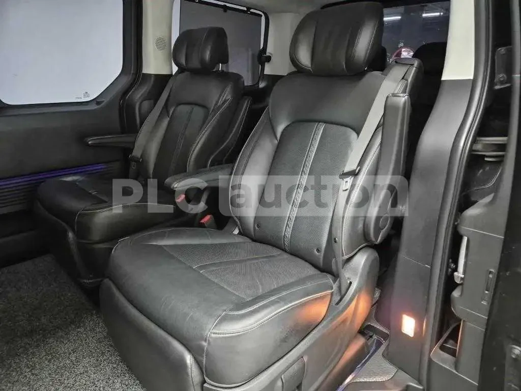Hyundai Staria, снимка 11 - Автомобили и джипове - 55051701