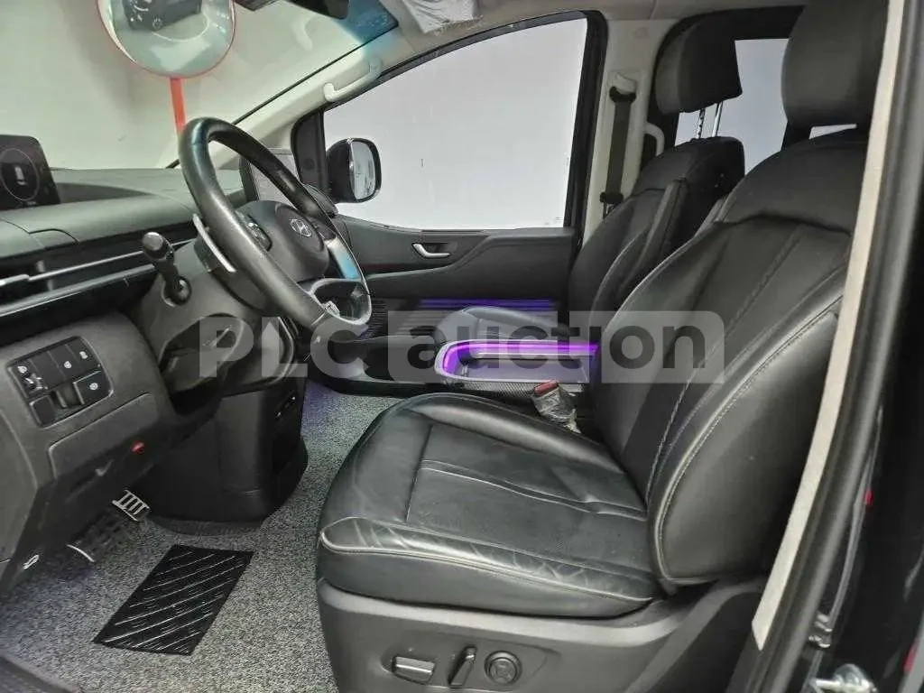 Hyundai Staria, снимка 10 - Автомобили и джипове - 55051701