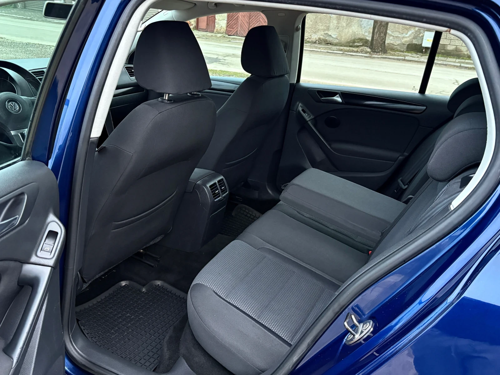 VW Golf 6. 1.6i 102к.с. АВТОМАТИК  159 000км#, снимка 9 - Автомобили и джипове - 55132448