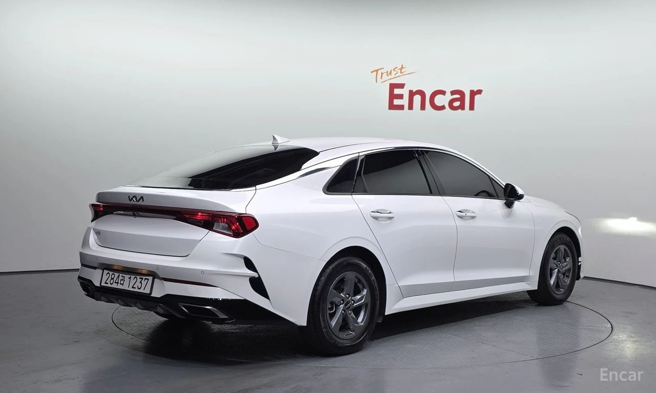 Kia K5 2.0* LPI* ПОДГРЕВ* КАМЕРА* КЕЙЛЕС* LANE* ASSIST* , снимка 2 - Автомобили и джипове - 55281843