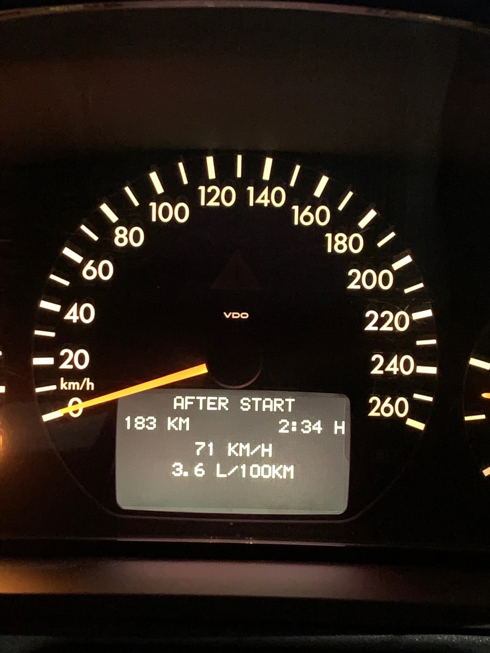 Mercedes-Benz E 220 E200 2.2CDI Elegance Facelift , снимка 16 - Автомобили и джипове - 55444110