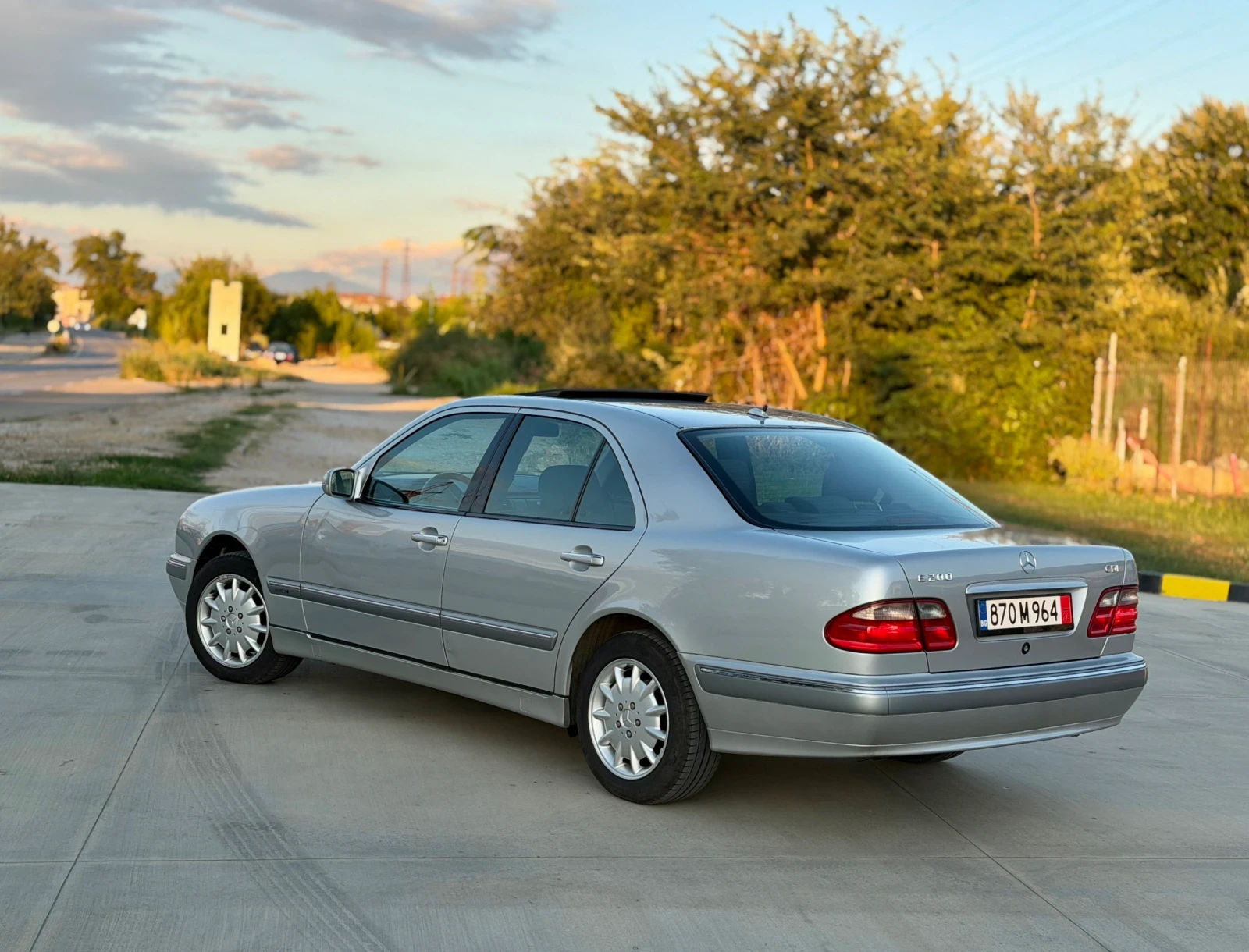 Mercedes-Benz E 220 E200 2.2CDI Elegance Facelift , снимка 3 - Автомобили и джипове - 55444110