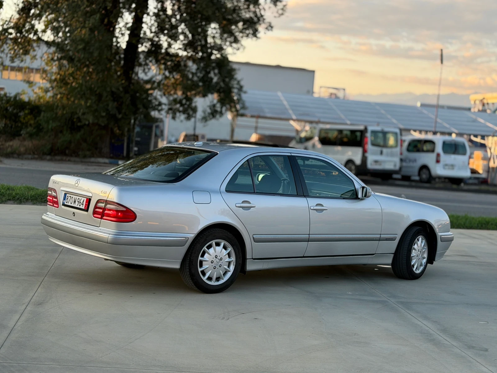 Mercedes-Benz E 220 E200 2.2CDI Elegance Facelift , снимка 2 - Автомобили и джипове - 55444110