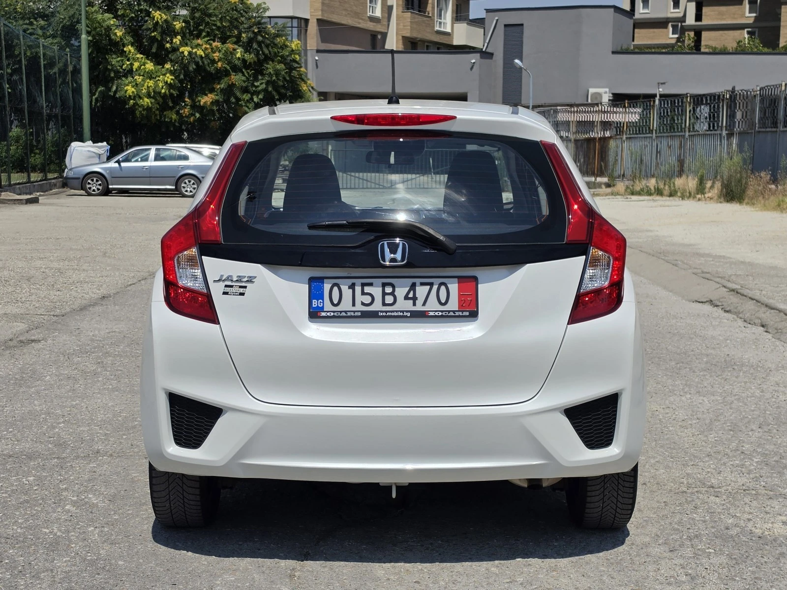 Honda Jazz 1.3i-VTEC Пълна история в ХОНДА ЕВРО 6, TUV 2027г., снимка 6 - Автомобили и джипове - 55581860