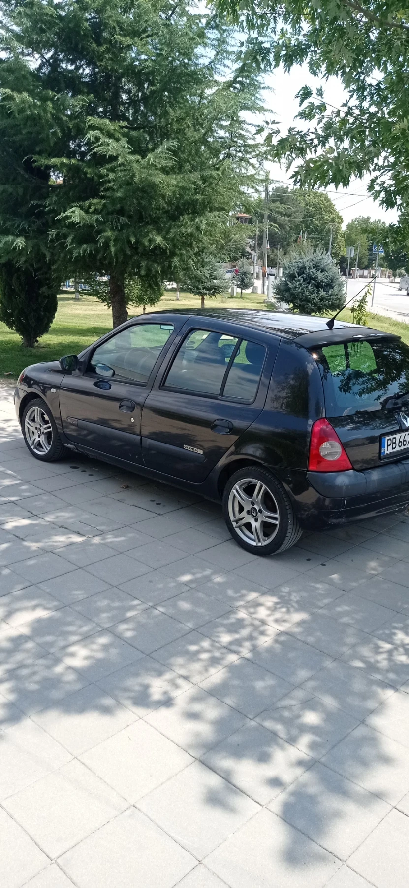 Renault Clio 1.2i, снимка 3 - Автомобили и джипове - 55595640