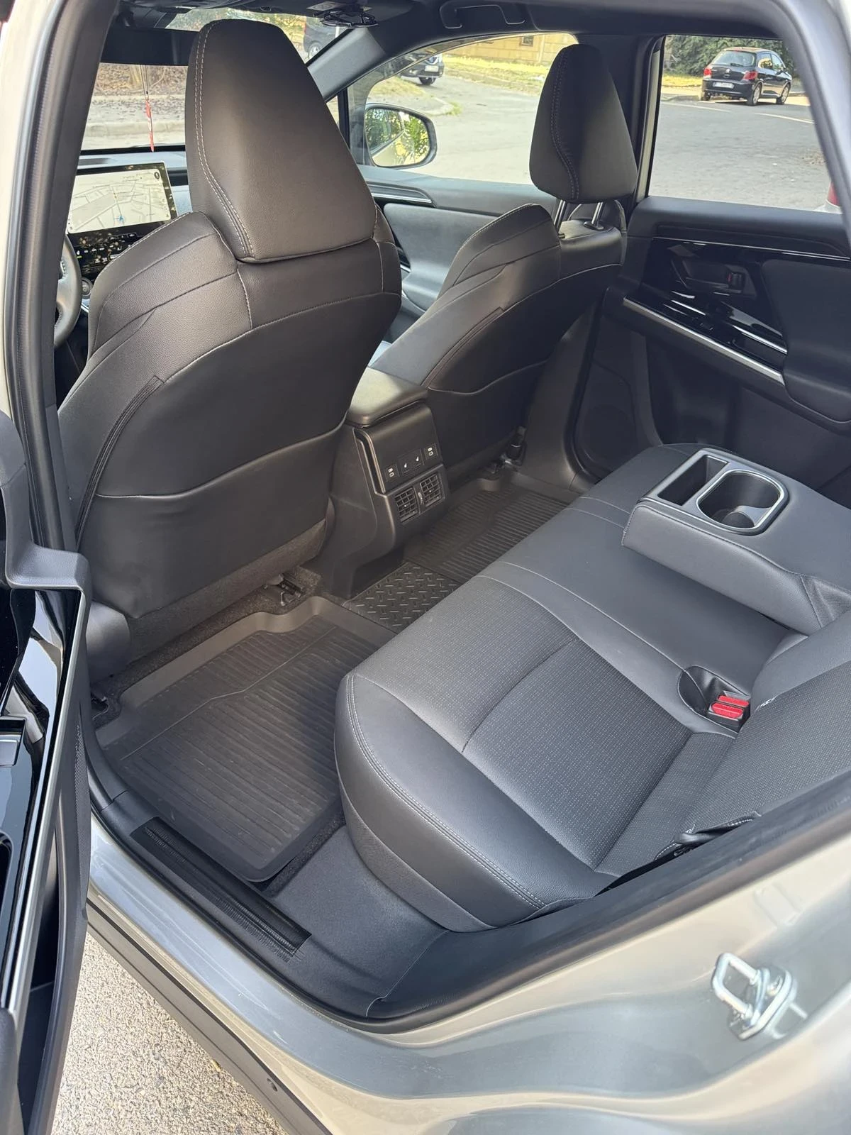 Toyota bZ4X, снимка 6 - Автомобили и джипове - 55676855