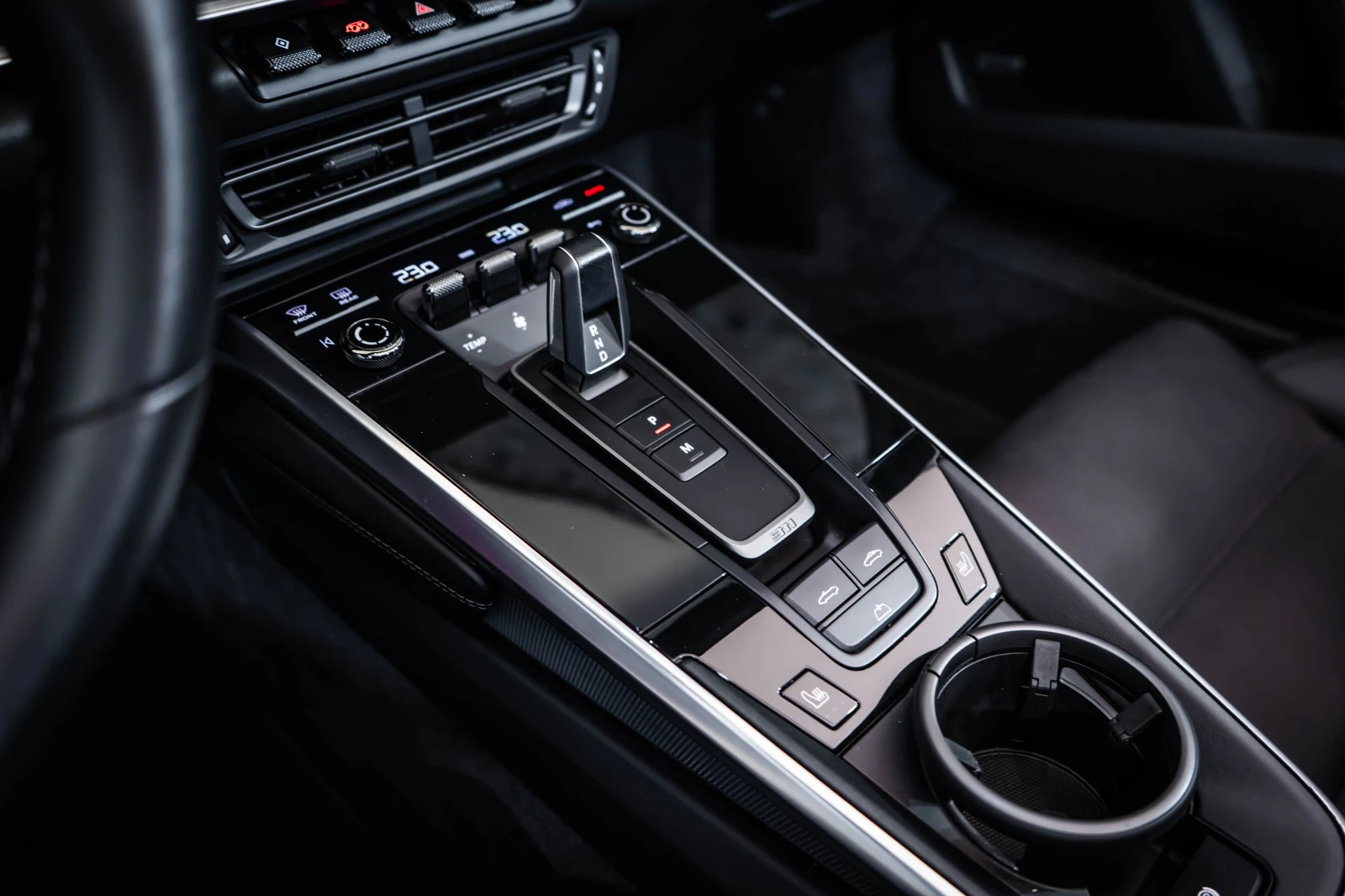 Porsche 911 Turbo S Cabrio* Bose* Sportchrono, снимка 9 - Автомобили и джипове - 55951606