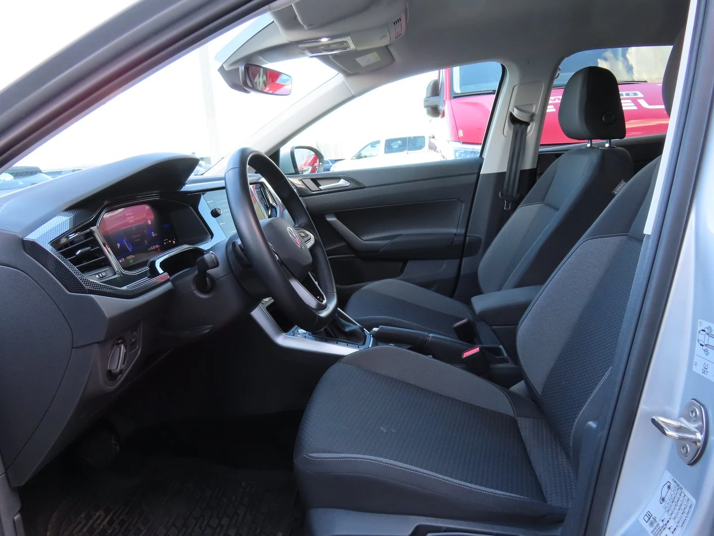 VW Taigo, снимка 5 - Автомобили и джипове - 56422154