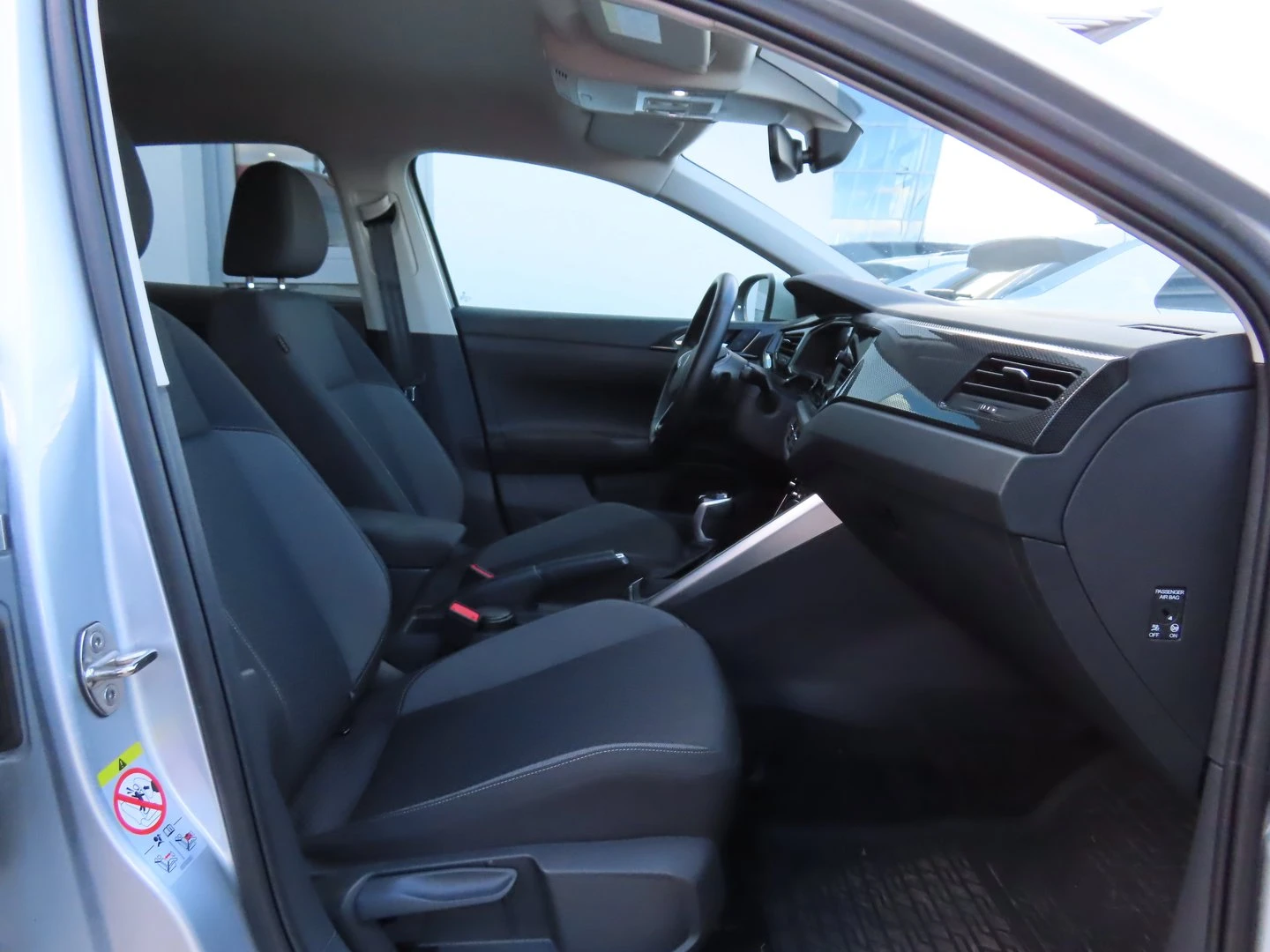 VW Taigo, снимка 6 - Автомобили и джипове - 56422154
